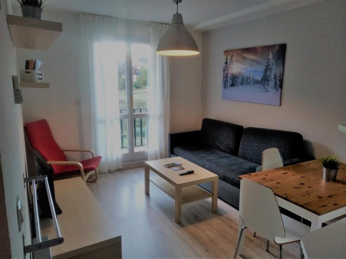 Apartamentos Pirineos Rent Candanchú Екстериор снимка