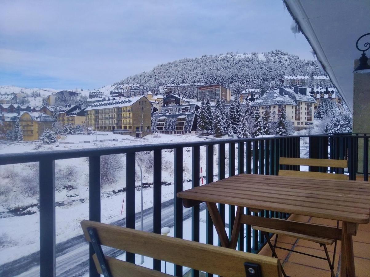 Apartamentos Pirineos Rent Candanchú Екстериор снимка