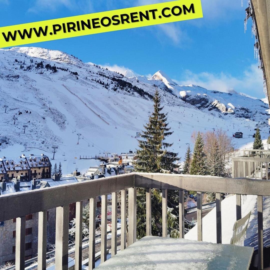 Apartamentos Pirineos Rent Candanchú Екстериор снимка