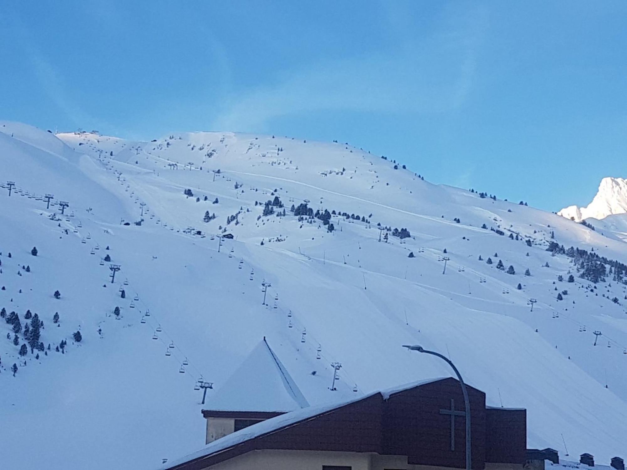 Apartamentos Pirineos Rent Candanchú Екстериор снимка