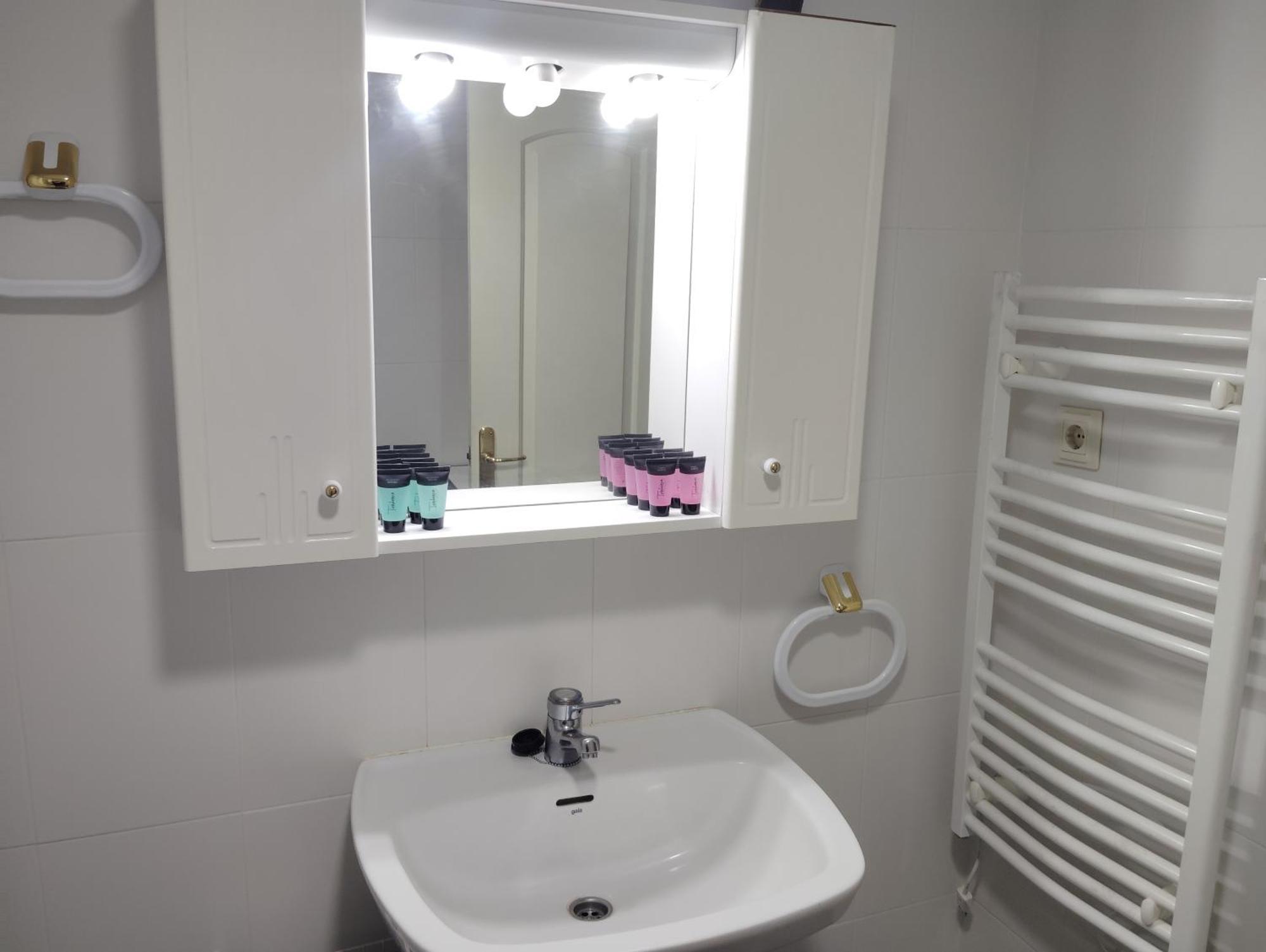 Apartamentos Pirineos Rent Candanchú Екстериор снимка