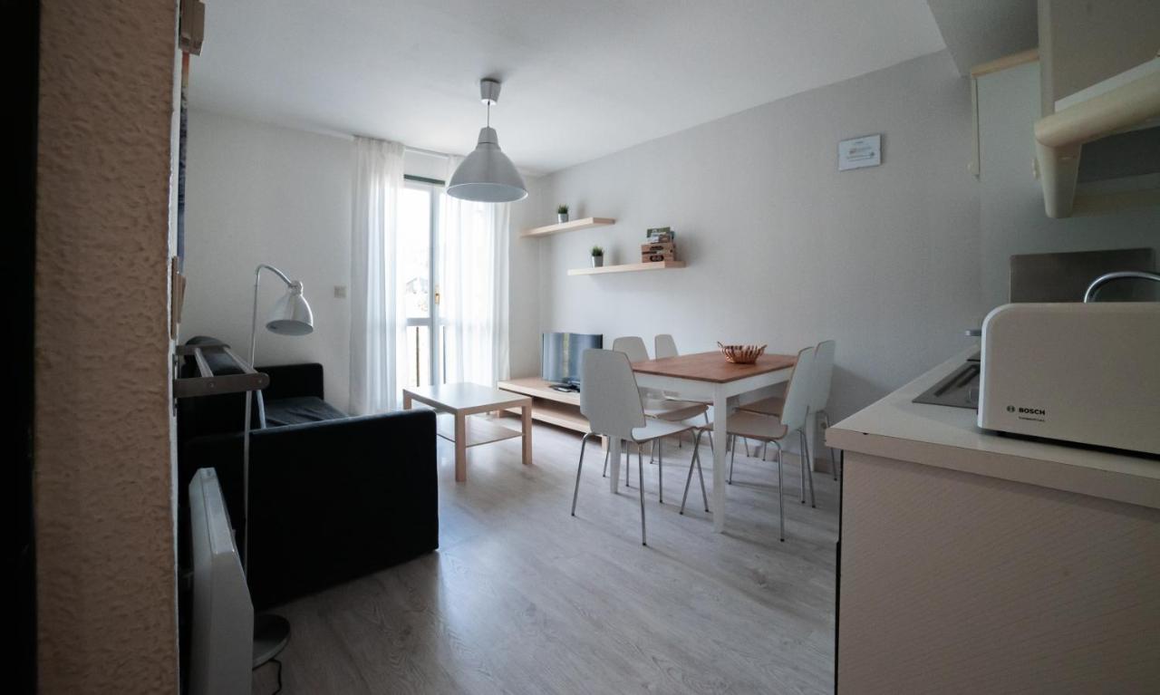 Apartamentos Pirineos Rent Candanchú Екстериор снимка