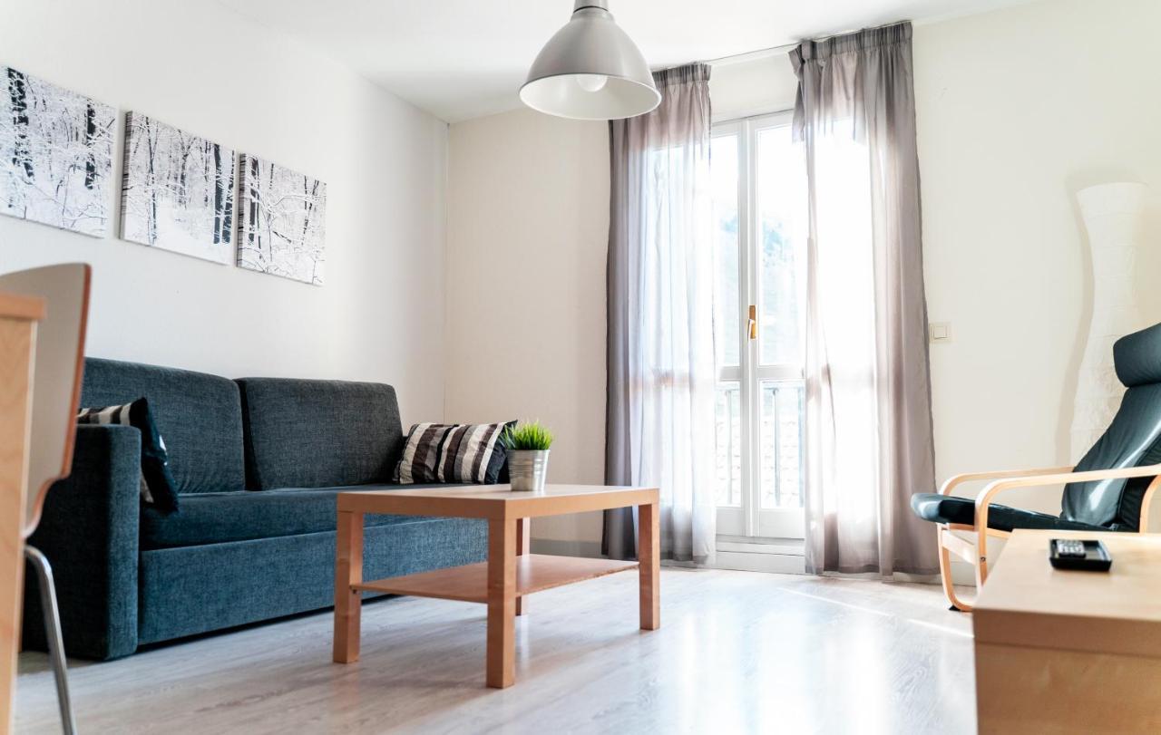 Apartamentos Pirineos Rent Candanchú Екстериор снимка